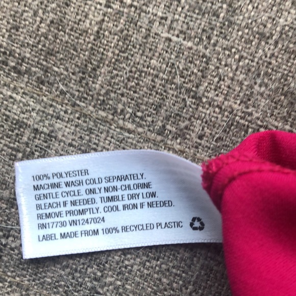 Magenta cold shoulder high neck top.Size medium ties at the neck in the back. - Picture 7 of 7